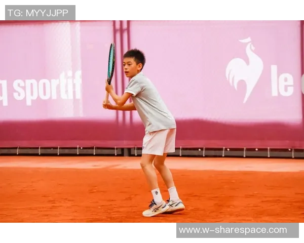 南京网球队荣登全国网球战术排行榜第三名的背后故事与精彩瞬间